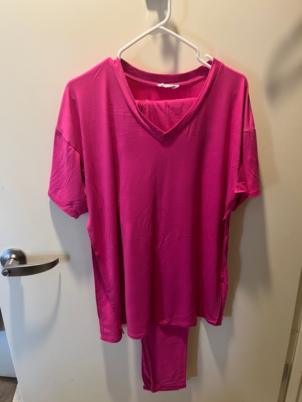 Women's V-Neck Short Sleeve Tee in Bright Pink and leggings. Good condition